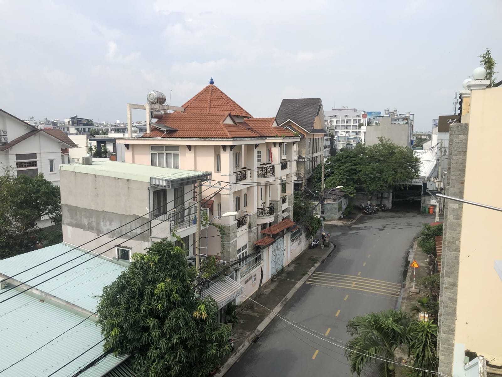 Bán nhà mặt tiền đường nhánh Quốc lộ 13, kế Vạn Phúc City, Hiệp Bình Phước, Thủ Đức 75m2, 4 tầng, 4