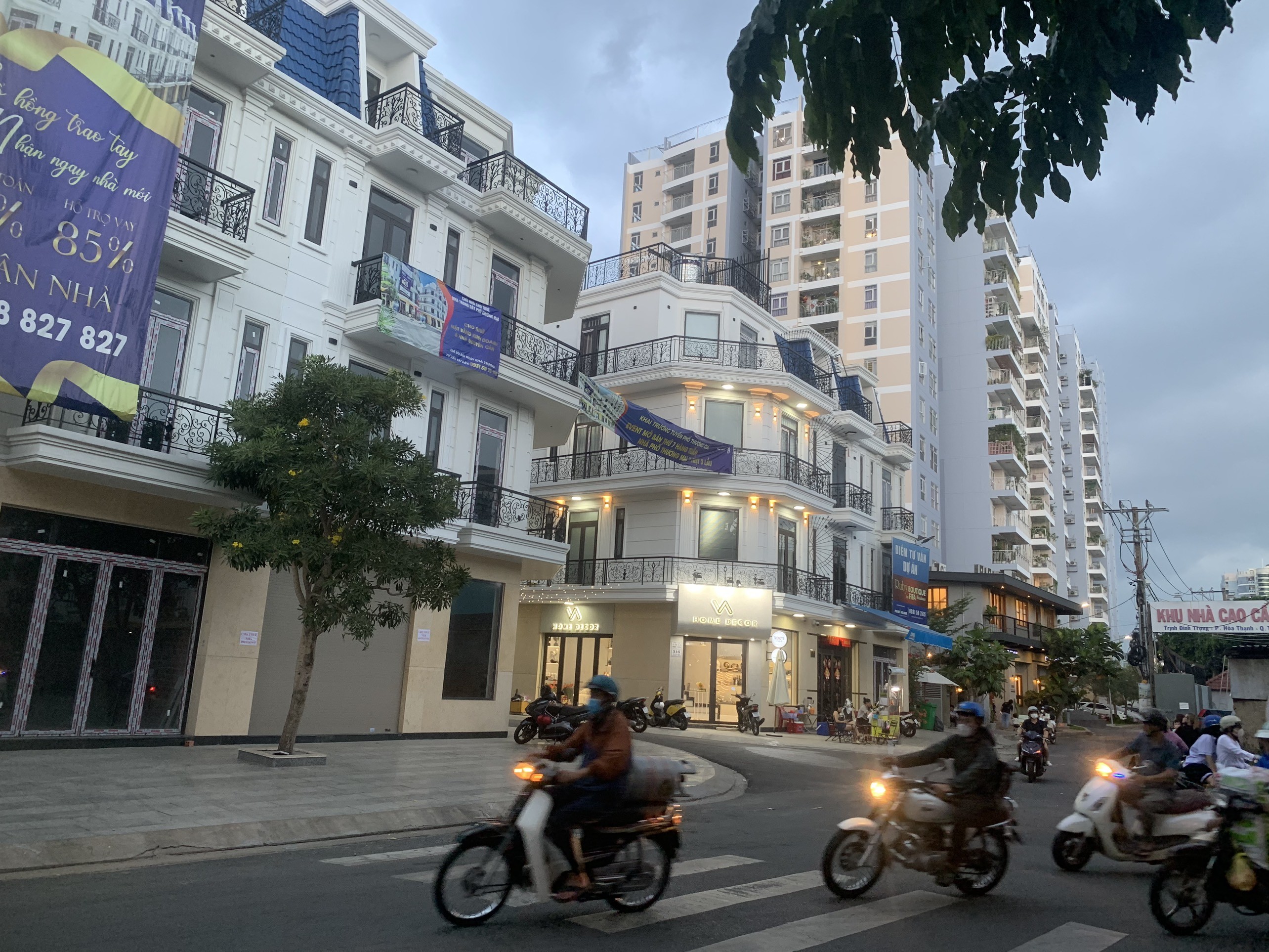 Nhà phố kinh doanh Trịnh Đình Trọng 11 tỷ, sổ hồng hoàn công, nhà mới 100% 3