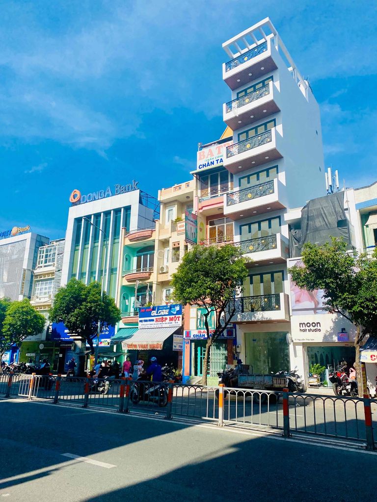 Tòa nhà 6 tầng MTKD Nguyễn Thái Sơn