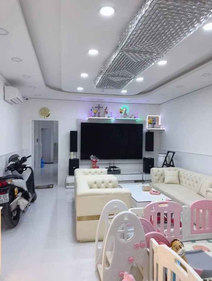 Bán nhà quận 10 phường 2 đường Lê Hồng Phong, 38m2, 2 tầng, 7 tỷ 5