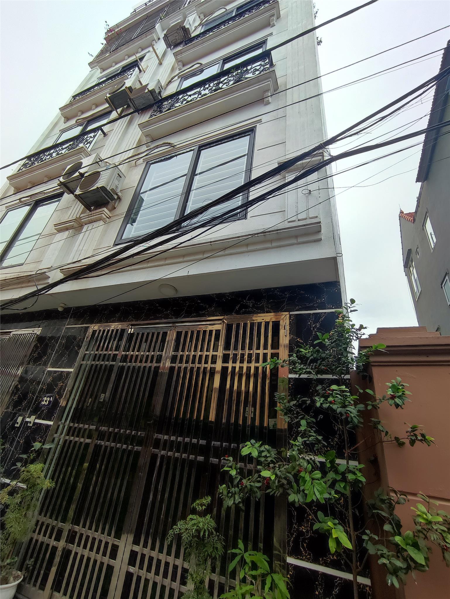 Phạm Văn Đồng- Bán nhà 31mx 5 tầng, ngõ rộng, tặng nội thất 1