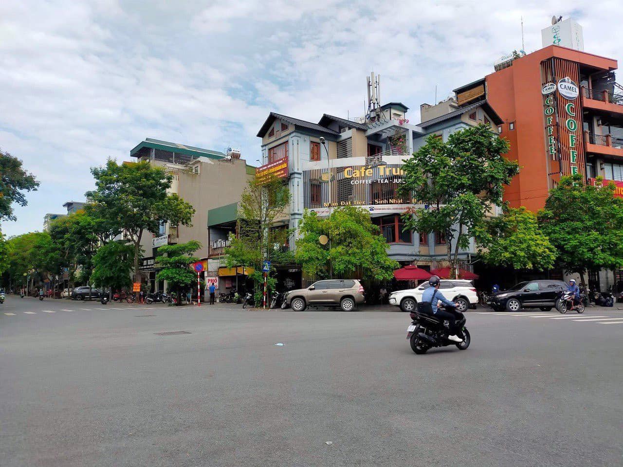 Chính chủ bán căn áp góc phố Việt Hưng - Vinhomes Riverside - 333m2 MT 12m - Kinh doanh 2