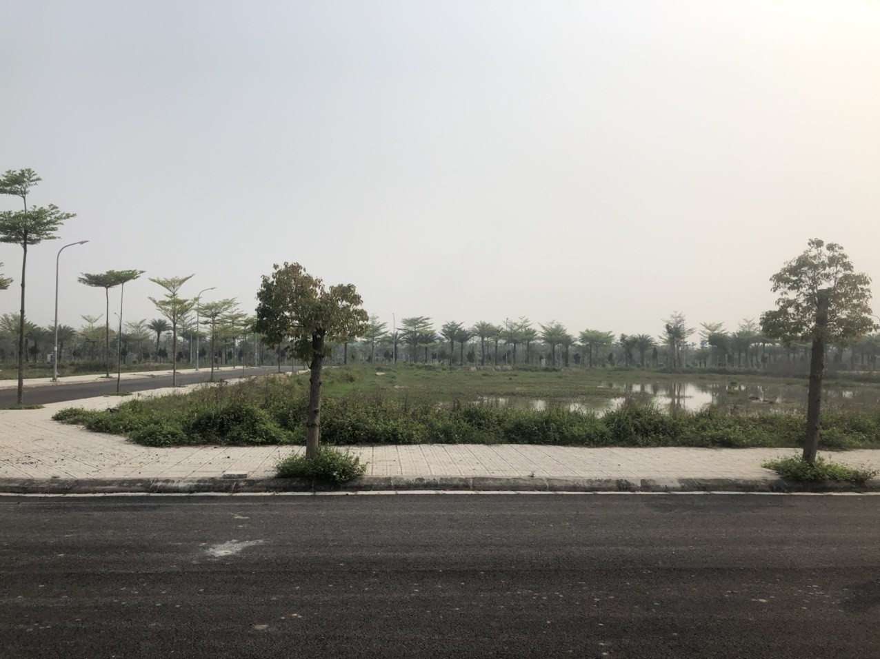 Cần tiền bán rẻ lô liền kề LK3 Vườn Hồng, dự án Từ Sơn Garden City - Mặt sau shophouse, nhìn ra hồ 7