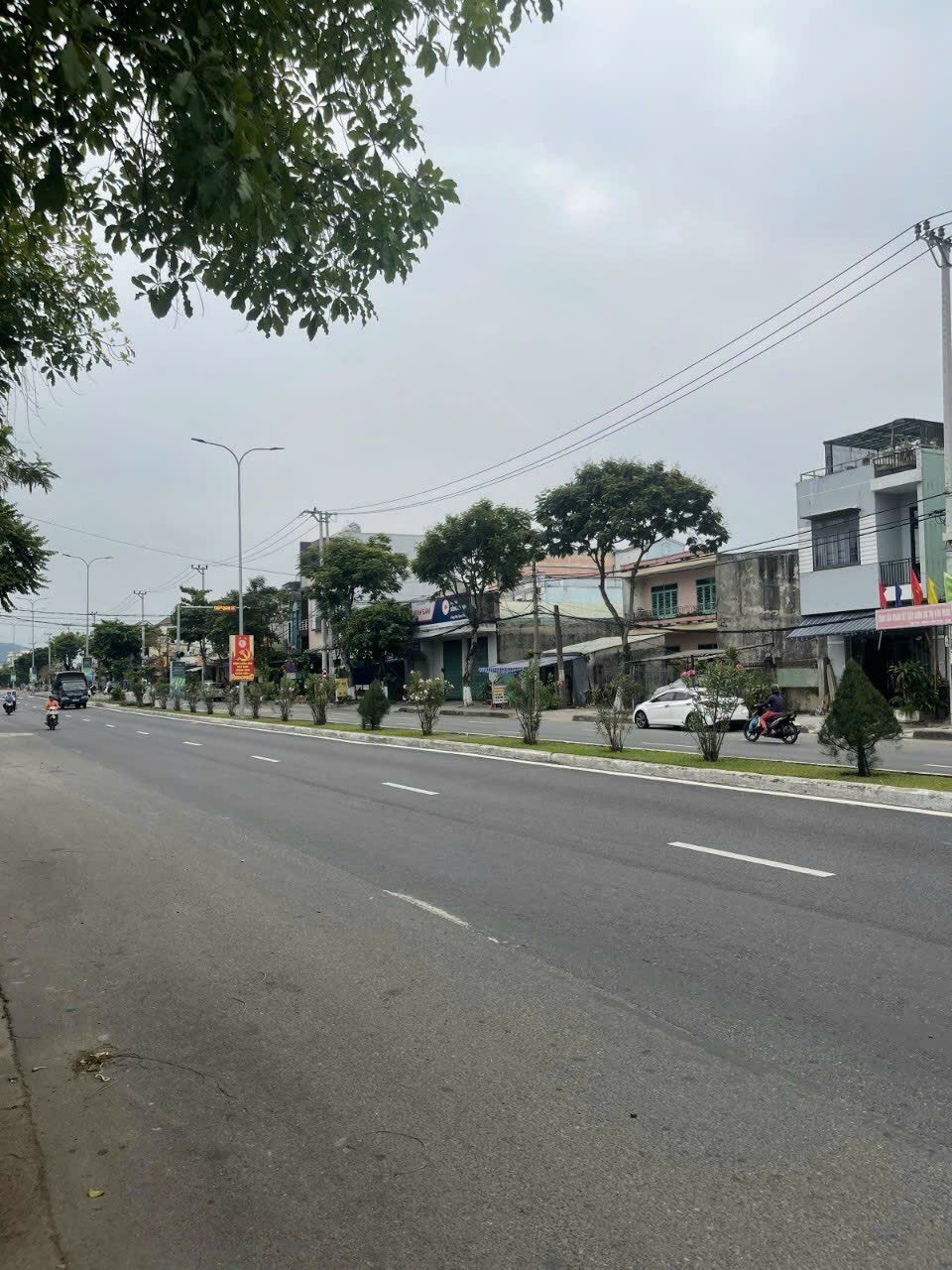 SẬP HẦM - Nhà đường mặt tiền Nguyễn Lương Bằng, Quận Liên Chiểu 2