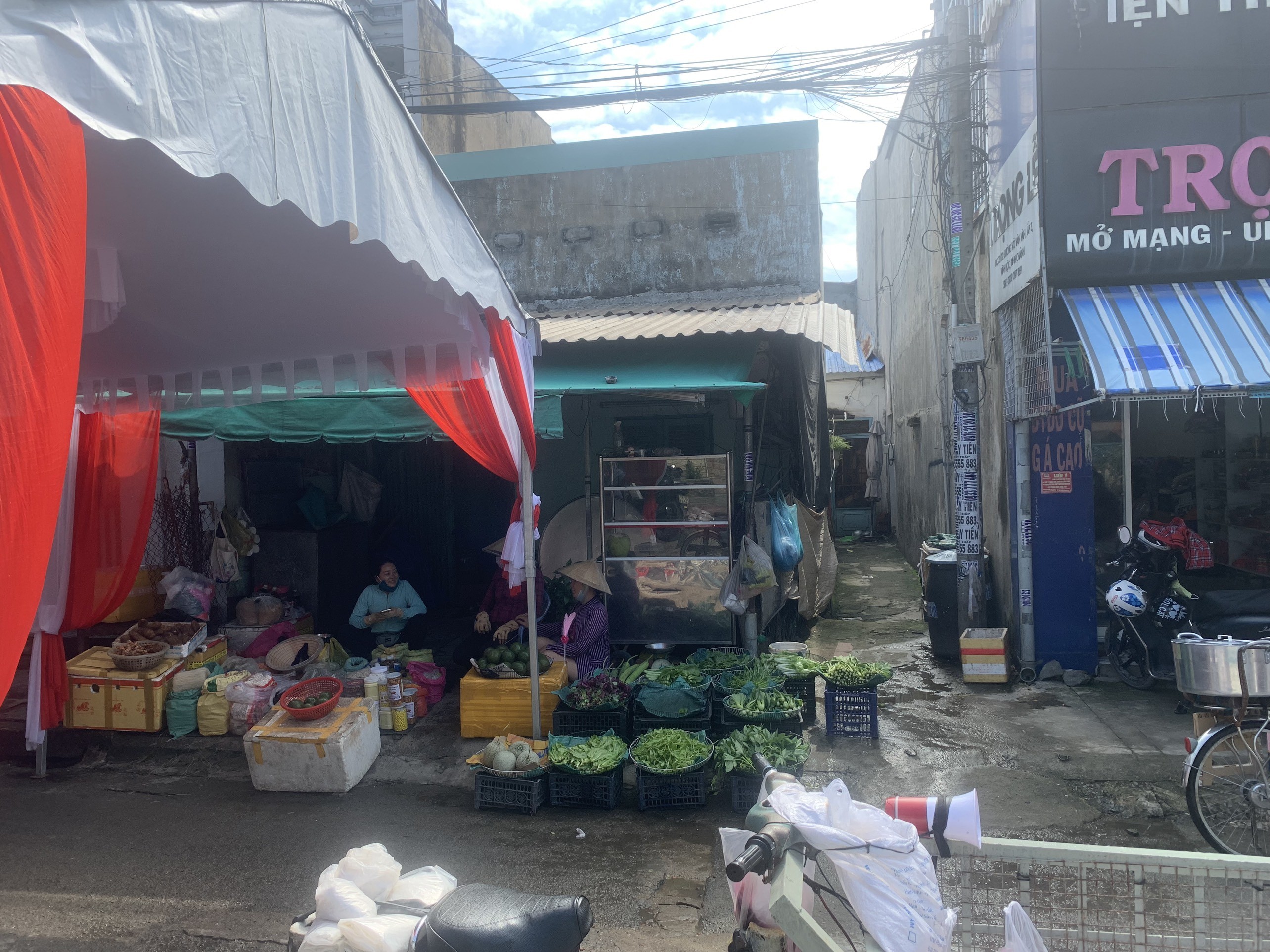 Kẹt Vốn cần bán gấp nhà đang kinh doanh tại chợ Liên ấp 123,Vĩnh Lộc B ,Bình Chánh 2