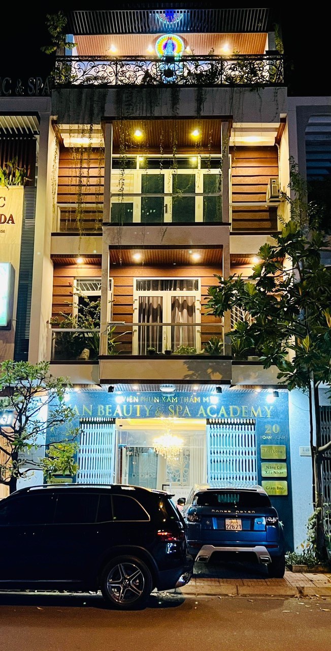 Cần bán nhà mặt tiền khu đắc địa nhất KĐT Vĩnh Điềm Trung,đường A2(Hoàng Cầm)