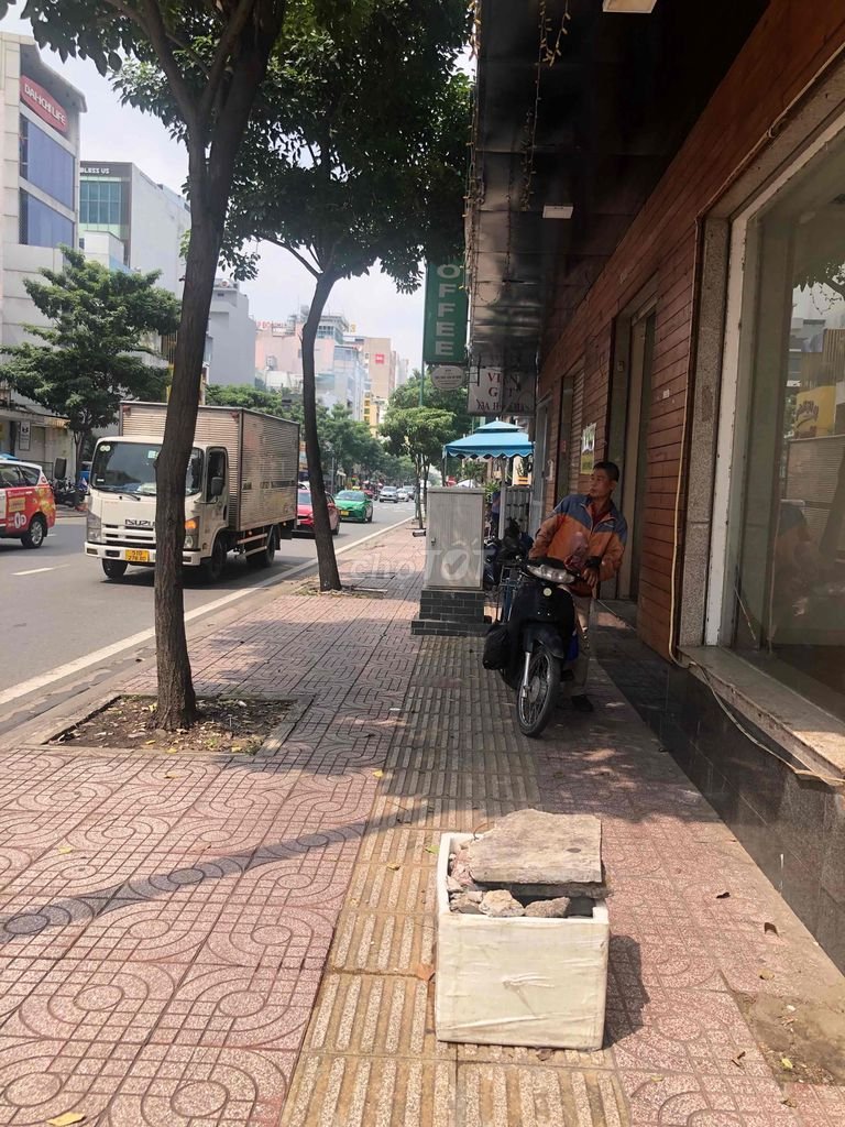 Góc 2 mặt tiền đường Hồng Lạc gần sân bay TSN 2