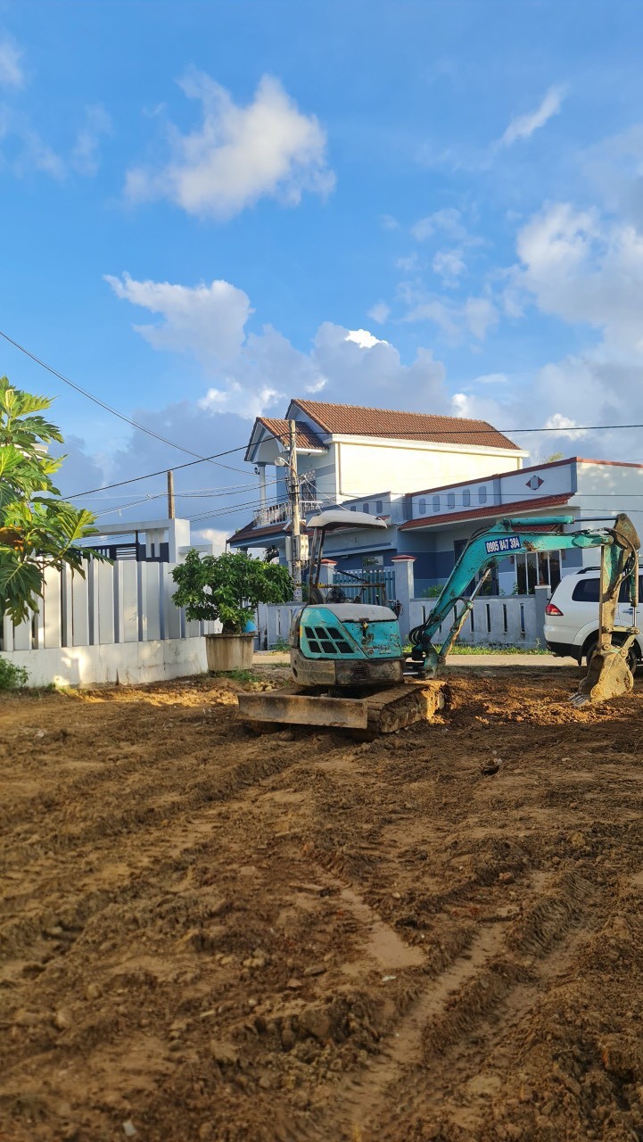 Cần bán lô full đất ở Điện Tiến đối diện cây xăng Hoàng Thạnh khu vực nhà dân 2 bên.