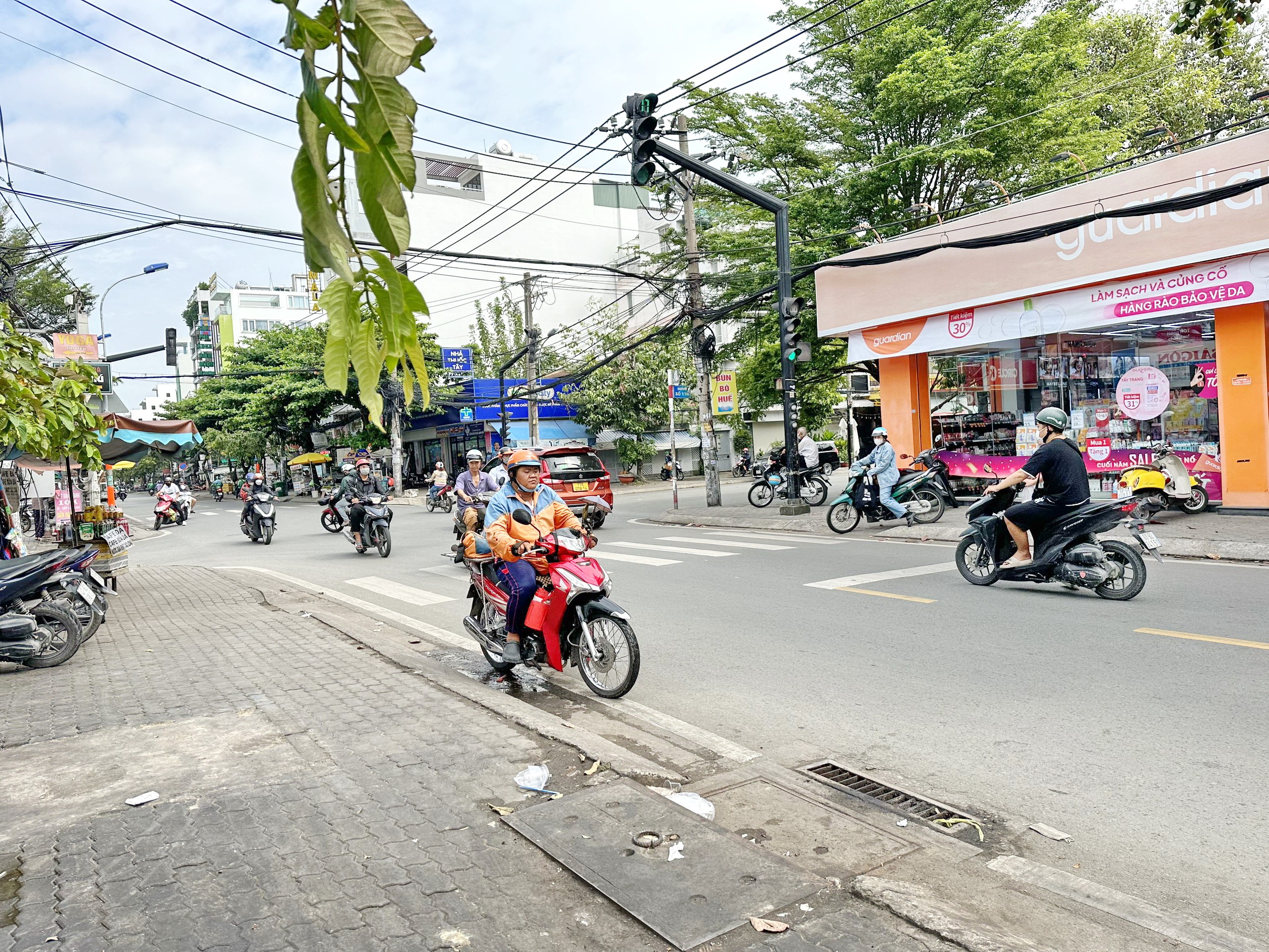 Cần bán Nhà mặt tiền đường Lâm Văn Bền, Phường Tân Thuận Tây, Diện tích 171m², Giá 39 Tỷ 5