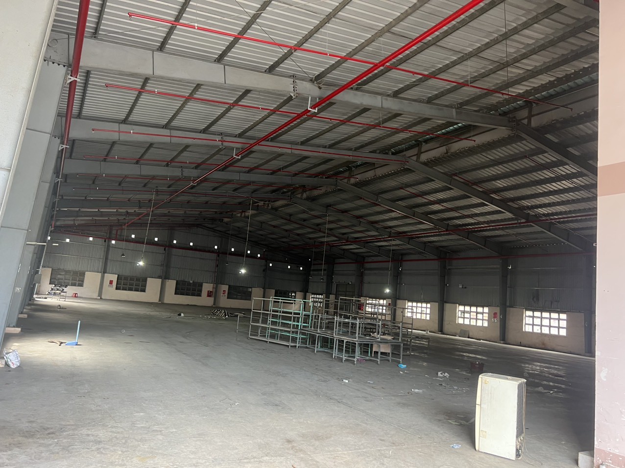 Cho thuê nhà xưởng tại Tân Phước Khánh Tân Uyên Bình Dương 2300M2 ,dt 1650m2 ,có PCCC,giá 125 4