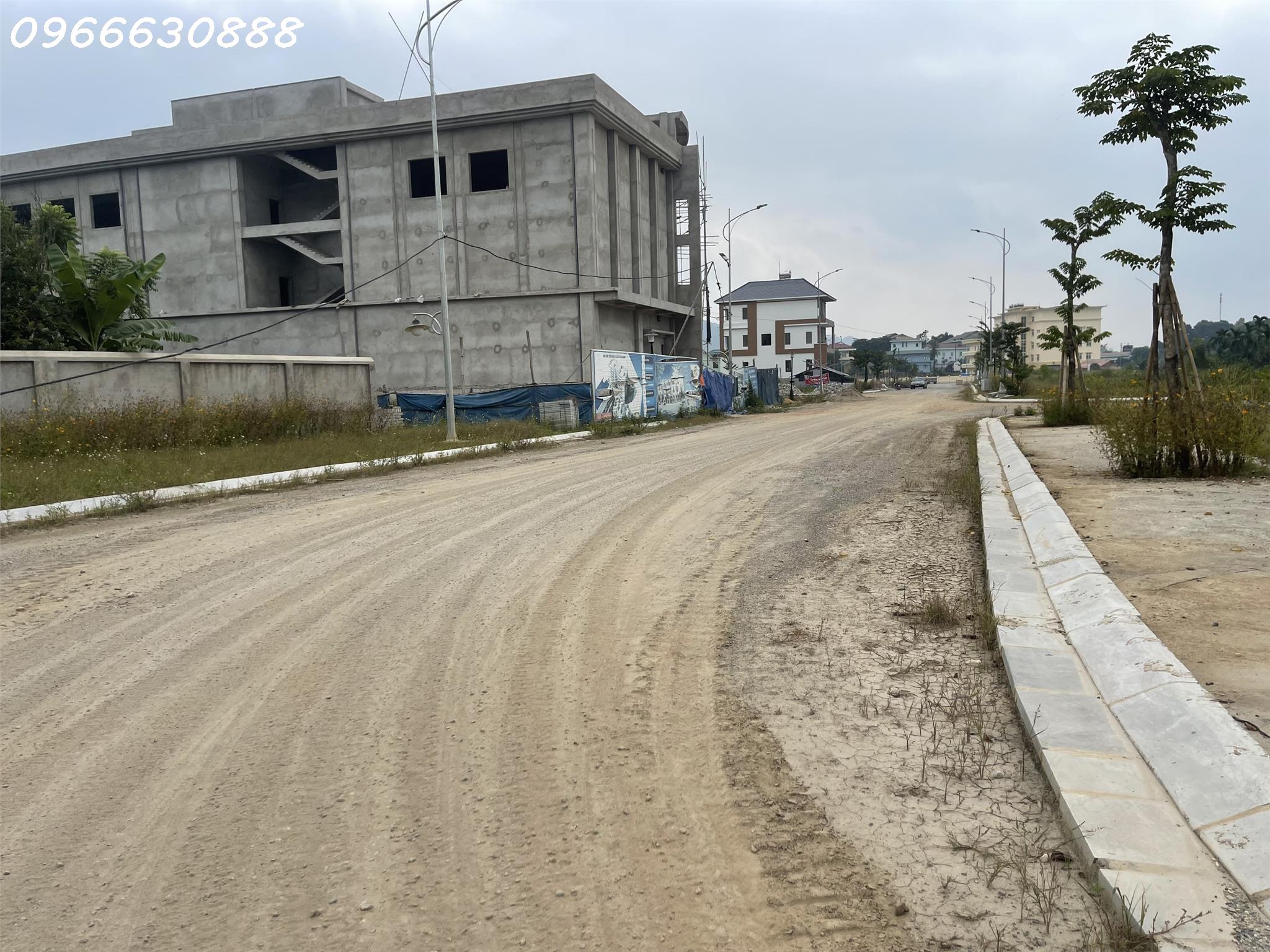 Gia đình cần tiền bán gấp ô đất phân lô tại khu đô thị Tân Hà TP Tuyên Quang vị trí cách trung tâm