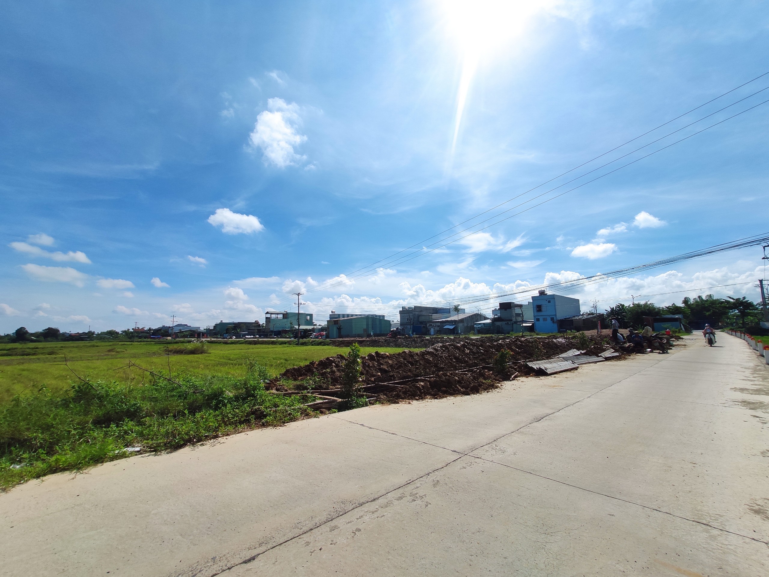 Đất 120m2 Điện Bàn, cách Đà Nẵng 7km, sổ đỏ sẵn, xây nhà ở ngay, cạnh UBND, chợ LH: 0918.852.552 7