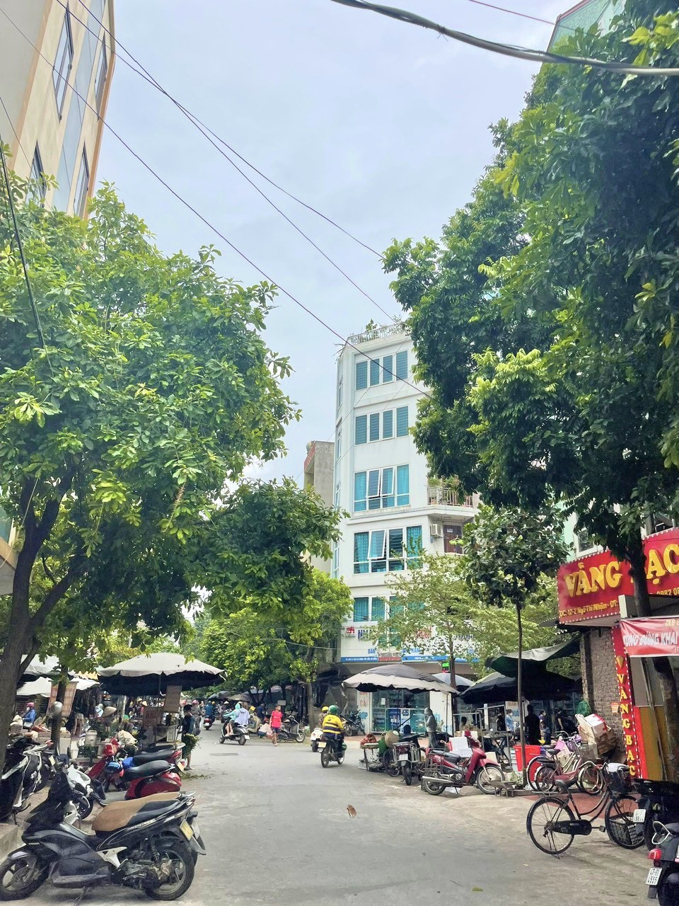 Bán nhà mặt chợ Ngô Thì Nhậm Hà Đông 50m, 8 tầng thang máy, kinh doanh cực đỉnh. 2