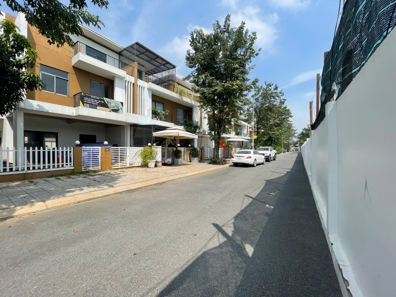 Cần bán Nhà mặt tiền dự án Thăng Long Home Hưng Phú, Diện tích 115m², Giá 8 Tỷ 5