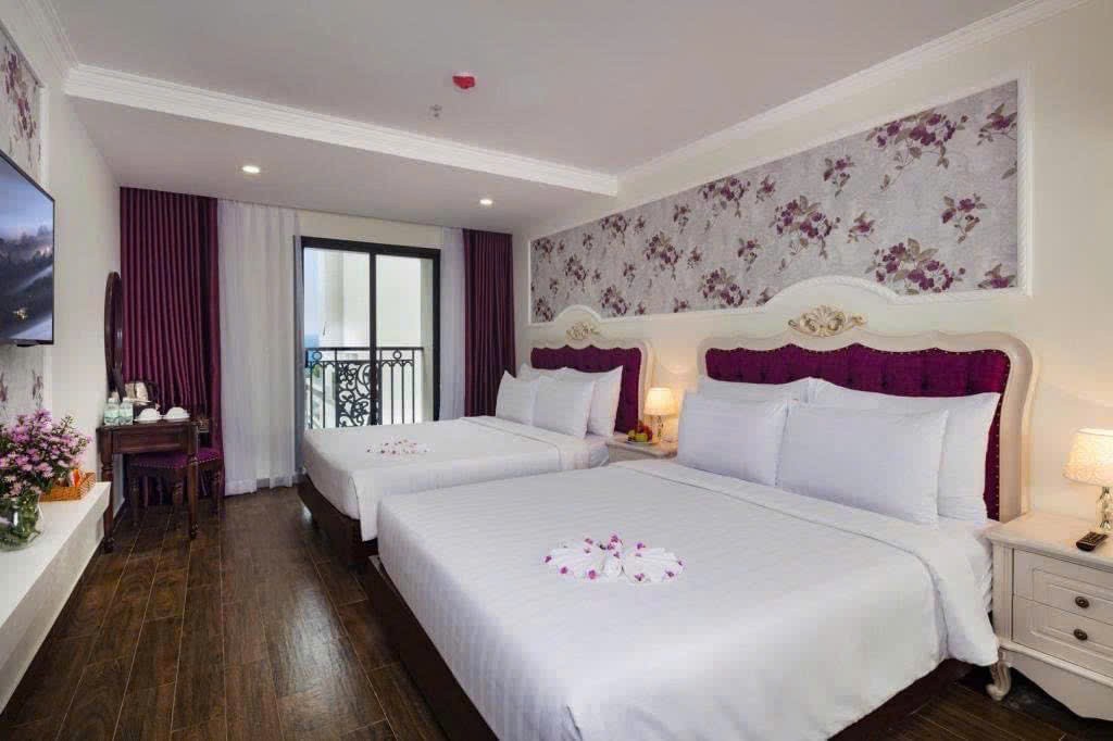 Cho thuê khách sạn đường Nguyễn Thị Minh Khai  Dt : 300m2 chỉ 450 triệu/tháng liên hệ :0905724084 B