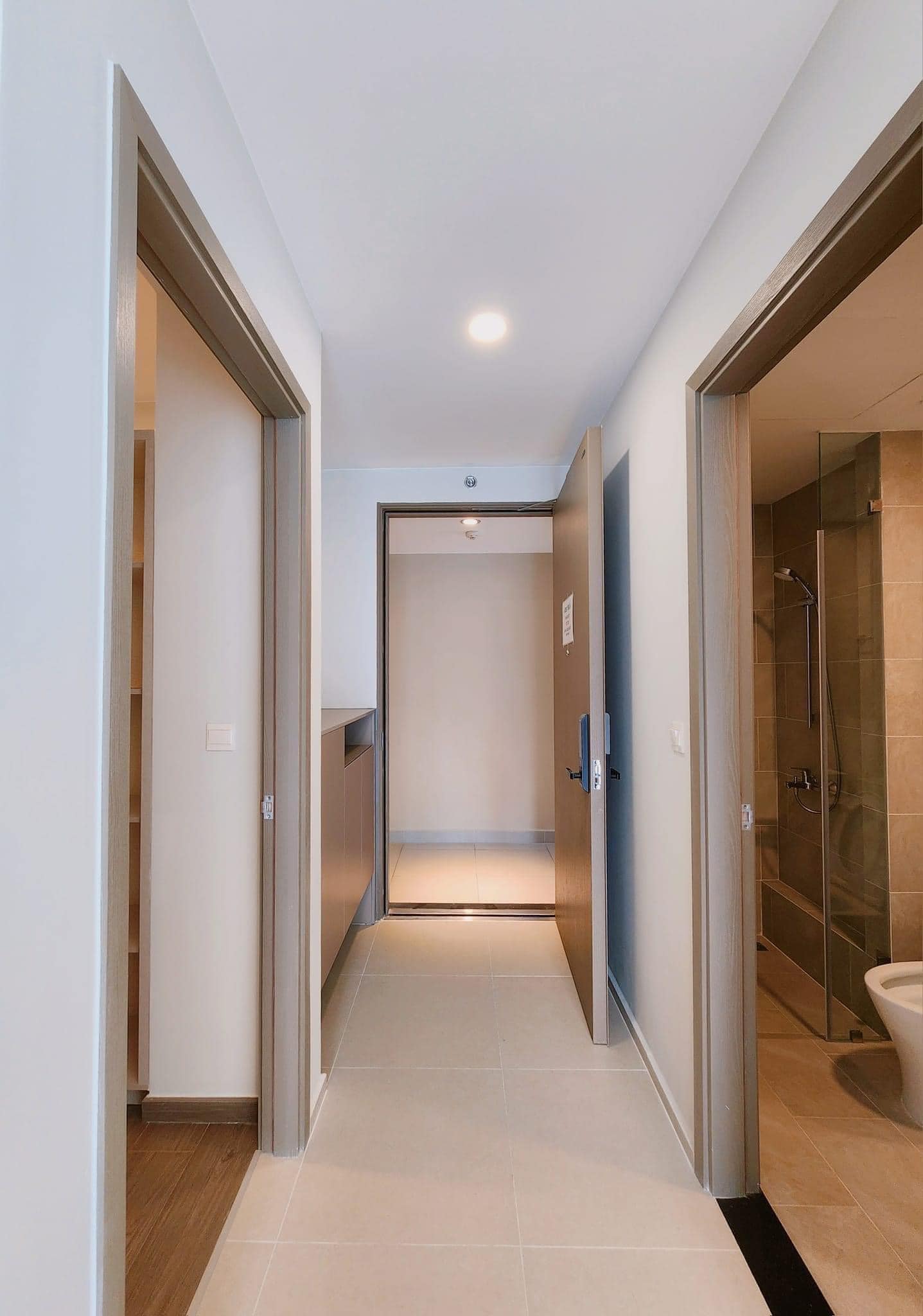 CẦN BÁN GẤP CĂN HỘ WEST GATE 2PN-2WC 2Ty3 2