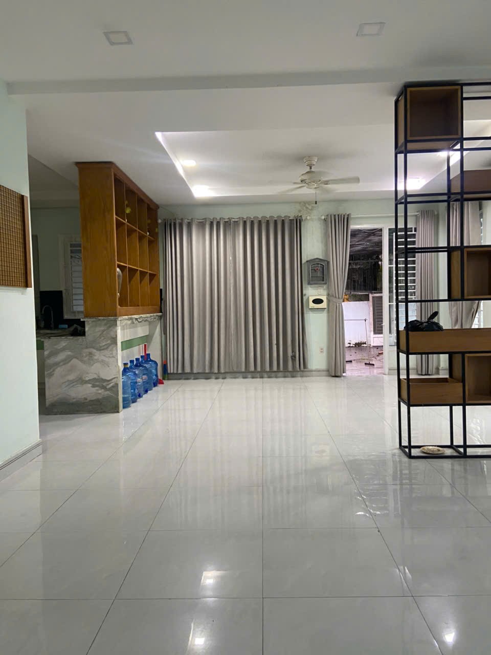 Cho thuê Biệt thự dự án Khu dân cư Hồng Long, Diện tích 600m², Giá Thương lượng 6