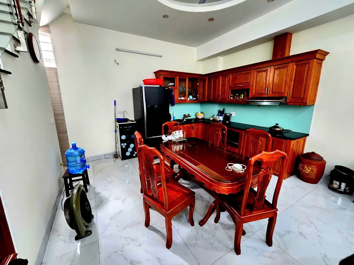 BÁN NHÀ ĐẸP- Ở LUÔN PHỐ KIM QUAN THƯỢNG, 50M2, 5 TẦNG,MẶT TIỀN 5.5M, 11.8 TỶ. LONG BIÊN. 4