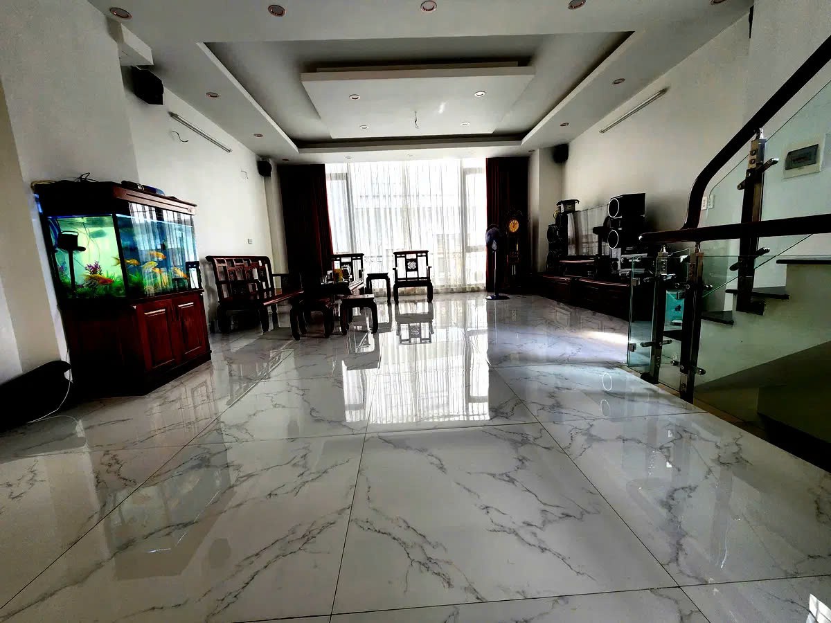 BÁN NHÀ ĐẸP- Ở LUÔN PHỐ KIM QUAN THƯỢNG, 50M2, 5 TẦNG,MẶT TIỀN 5.5M, 11.8 TỶ. LONG BIÊN. 3