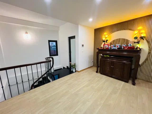 NHÀ ĐẸP PHỐ NGÔ GIA KHẢM- LONG BIÊN,VIEW HỒ,35M2,5 TẦNG,MT 5M, 11 TỶ. 4