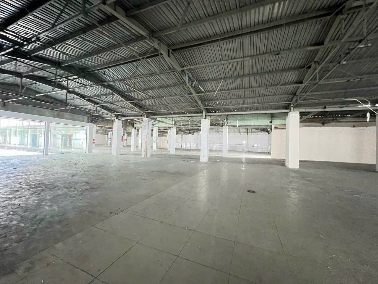 Cho thuê  Mặt bằng Phường 9, Tân Bình, Diện tích 1620m², Giá Thương lượng 2