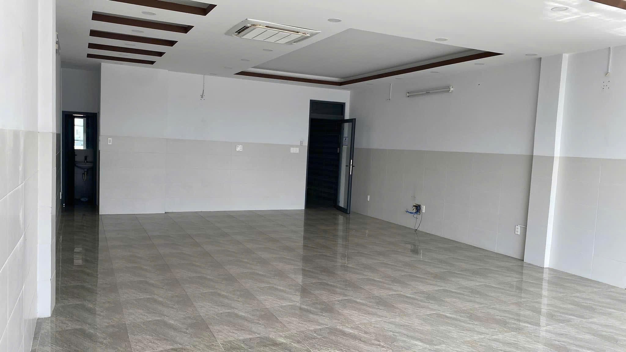 Cho thuê Nhà mặt tiền Phường Tăng Nhơn Phú A, Quận 9, Diện tích 350m², Giá 20 Triệu/tháng