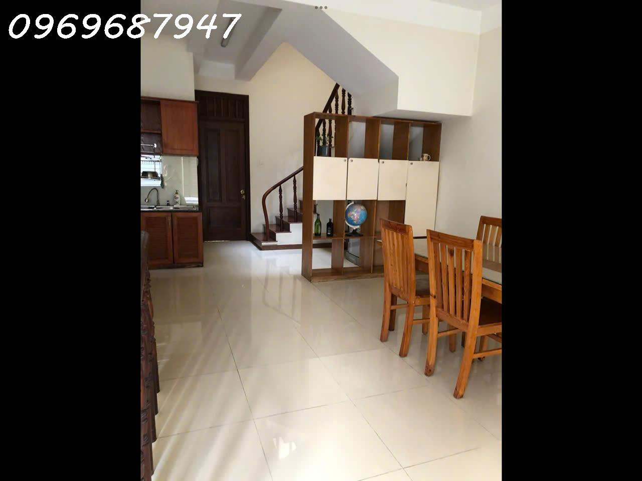 Cho thuê nhà mặt phố Quận 7, 360m², 3PN, 5WC, 25 triệu/tháng 2