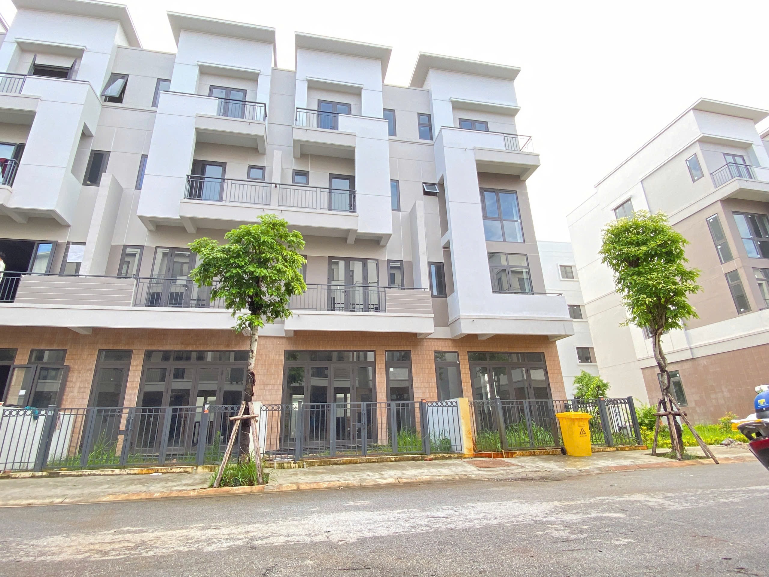 Bán nhanh shophouse 4 tầng, vừa ở vừa kinh doanh, sát chung cư, vị trí đẹp 4