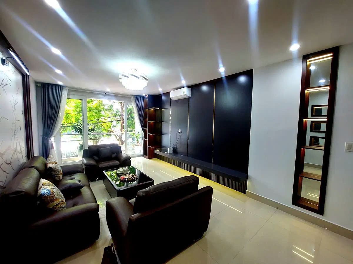 Bán nhà 4 tầng, 64m², ngõ Nguyễn Văn Linh, Đức Giang, Long Biên - 17.9 tỷ 2