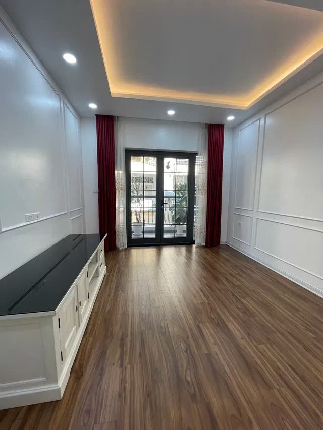 Bán nhà 4 tầng, 46m², Ngọc Lâm, Long Biên, 13.3 tỷ, sổ đỏ.KINH DOANH - PHÂN LÔ- Ô TÔ CHÁNH. 3