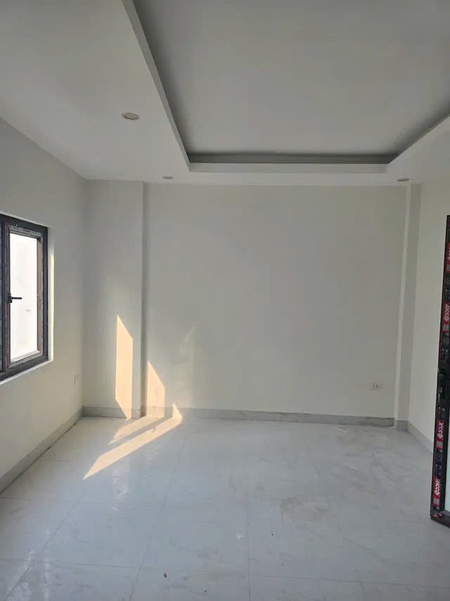 NHÀ MỚI- Ở LUÔN PHỐ BÁT KHỐI- LONG BIÊN, 35M2,5 TẦNG, MT 5.5M, 4.6 TỶ. 2