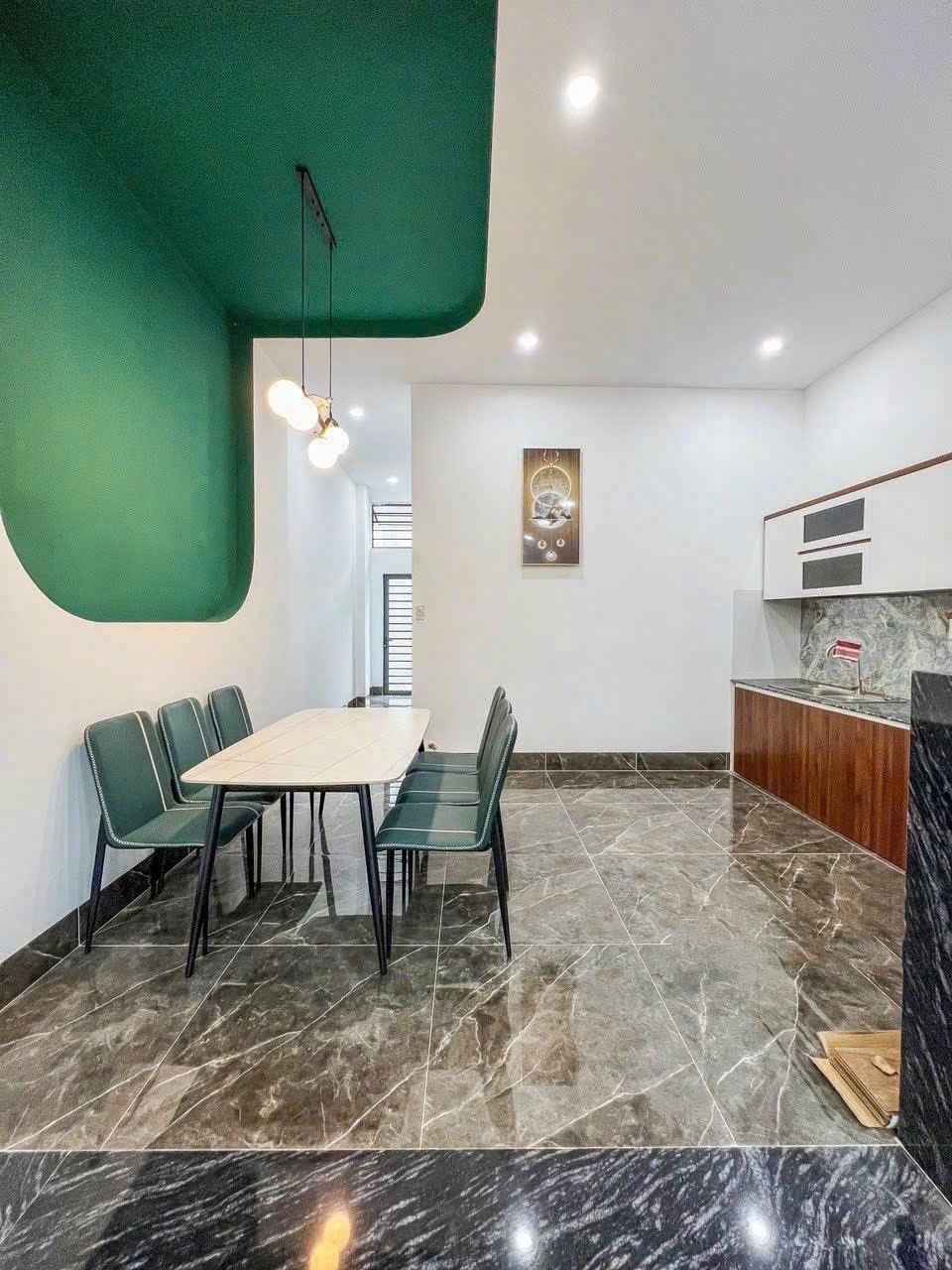 Cần bán Nhà mặt tiền Phường Tương Bình Hiệp, Thủ Dầu Một, Diện tích 120m², Giá 2.4 Tỷ 7