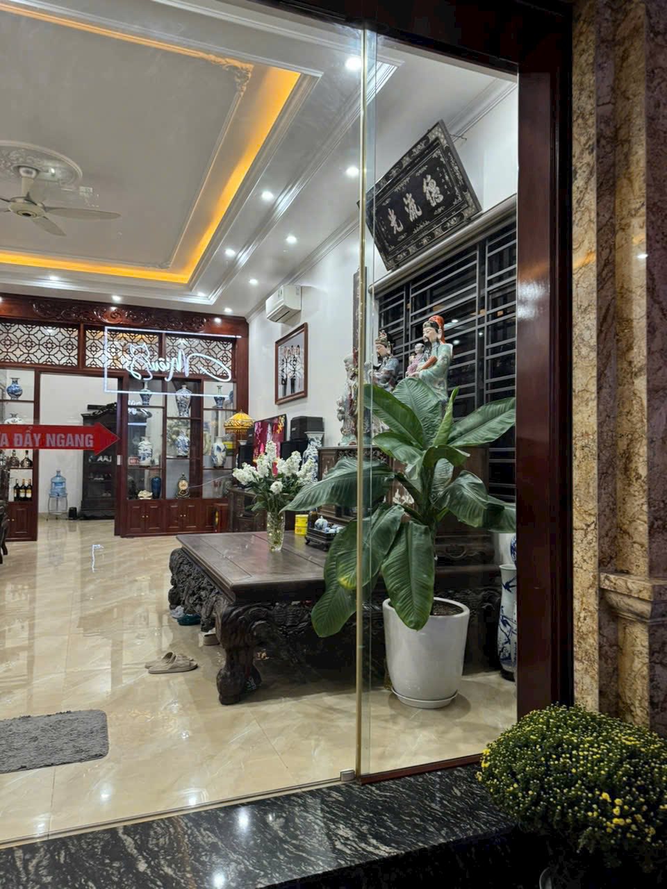 Bán căn nhà mặt phố phường Trần Hưng Đạo, TP HD, 73.3m2, mt 6m, thang máy, KD buôn bán 3