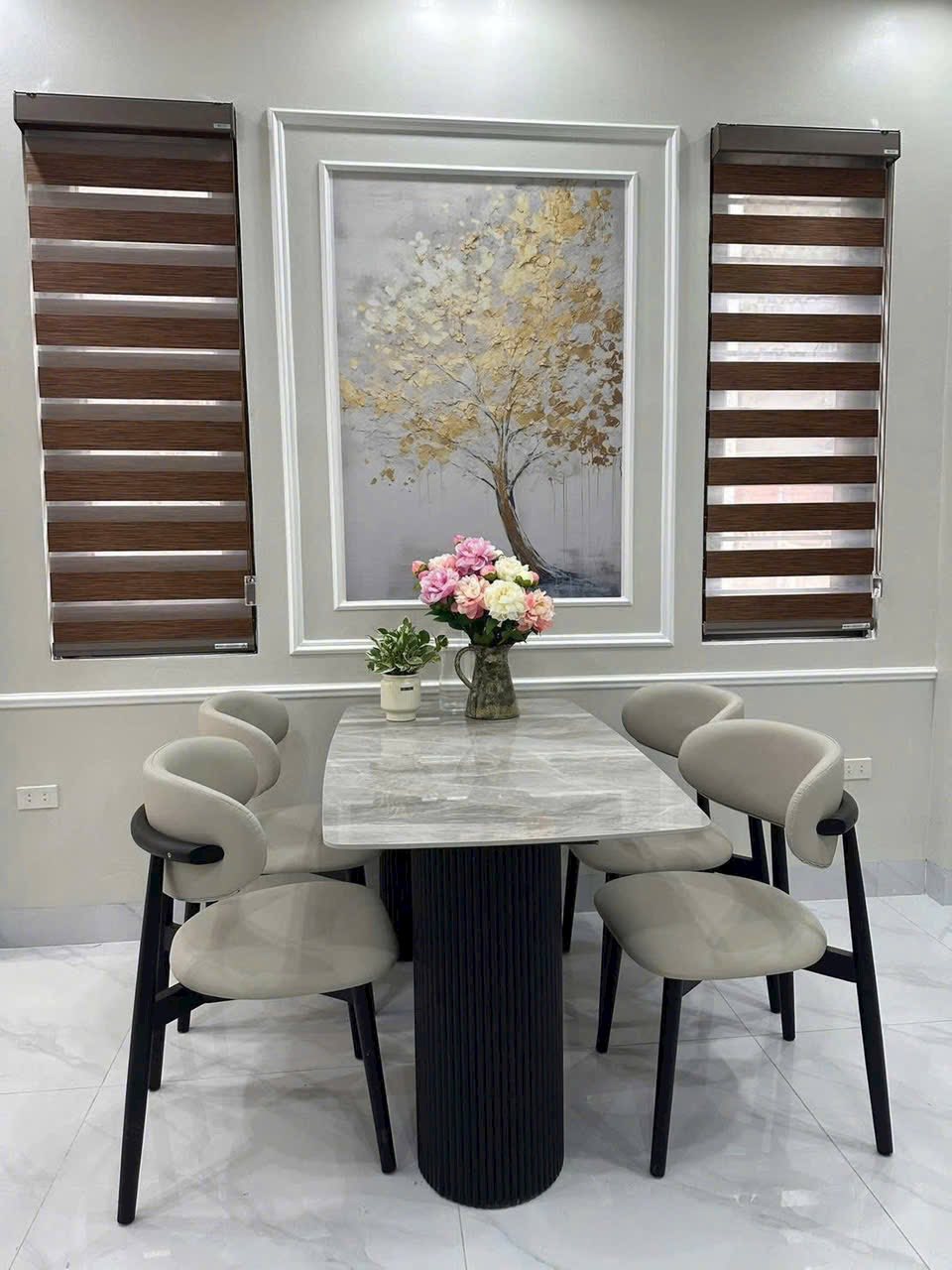 Bán nhà 4 tầng căn góc ngõ phố Nguyễn Hữu Cầu, ph Ngọc Châu, TP HD, 4 ngủ, đường to 4