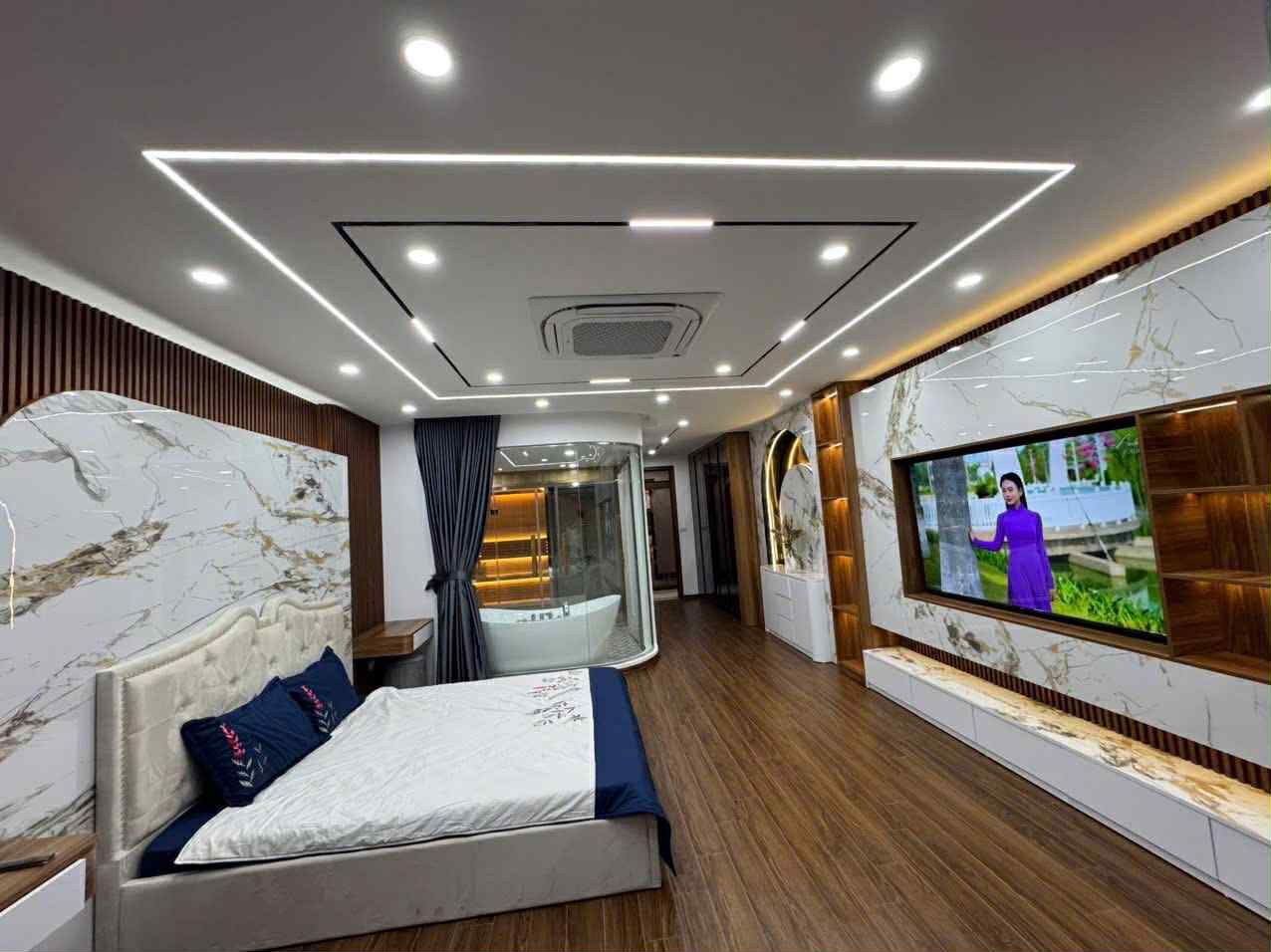 bán nhà lô góc Long Biên, 8 tầng, thang máy, ôtô tránh, kinh doanh, full nội thất 5