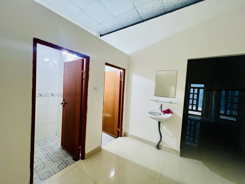 Bán nhà đường Số 2, Tăng Nhơn Phú B, Q9, TP HCM. DT 124m2, 2PN, SH, giá 9.1 tỷ. 3