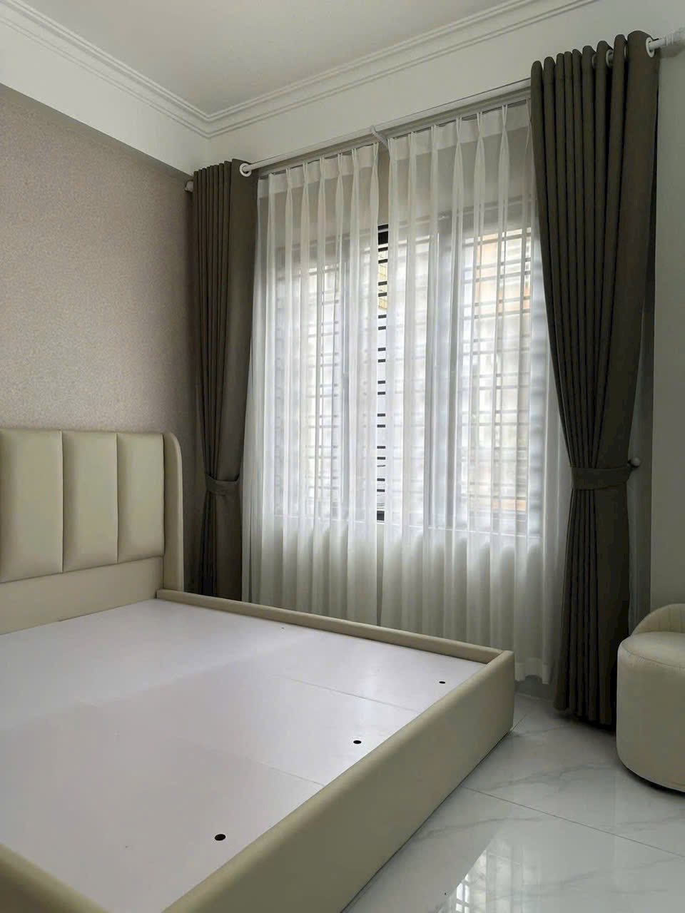 Bán nhà 4 tầng căn góc ngõ phố Nguyễn Hữu Cầu, ph Ngọc Châu, TP HD, 4 ngủ, đường to 7