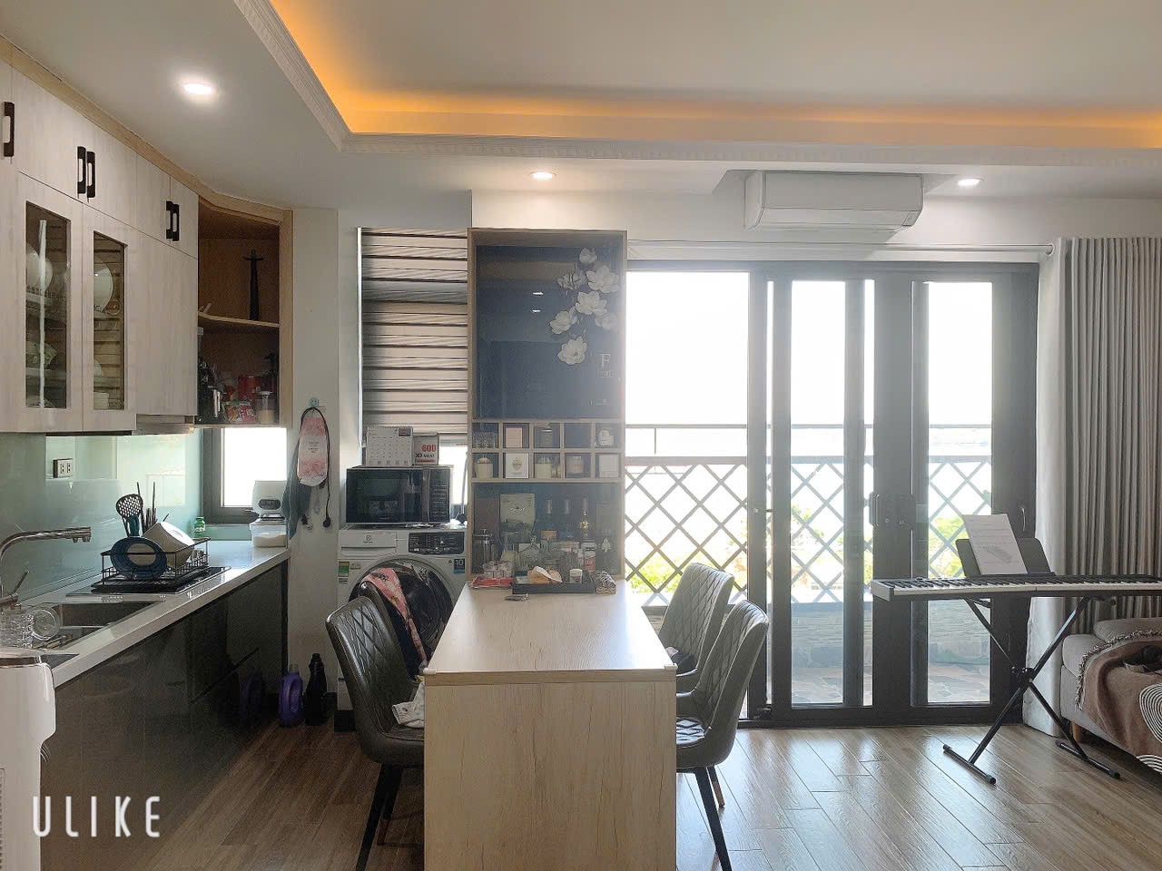 Cho thuê Apartment tại Trích Sài, Tây Hồ Full thất cao cấp. Ban công View toàn mặt hồ Tây. Chỉ 12tr