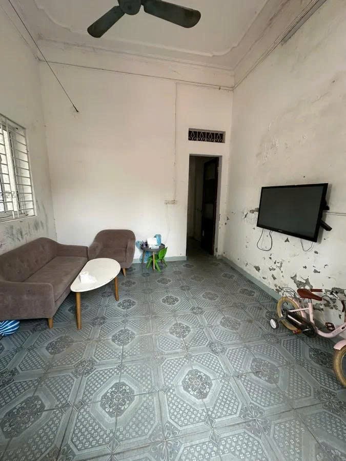 Bán nhà 3 tầng mặt phố Lê Trọng Tấn, 120m2, mặt tiền 4.2m, vị trí đẹp, kinh doanh sầm uất, giá 24.5