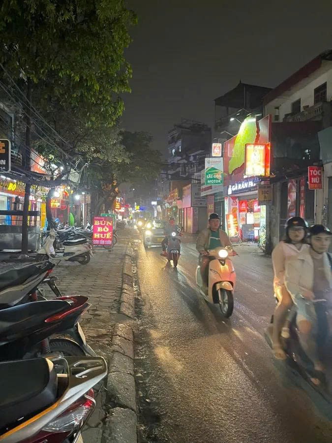 Bán gấp nhà 2 tầng mặt Đường 19/5, 75m2, mặt tiền 4.2m, 2 thoáng, vị trí đẹp, kinh doanh sầm uất