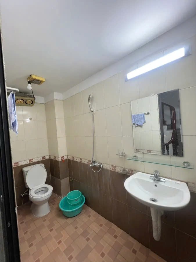 GIÁ ĐỘC!: Ô TÔ VÀI BƯỚC - NGÕ THÔNG - TRUNG TÂM - bán nhà ĐỐNG ĐA 2