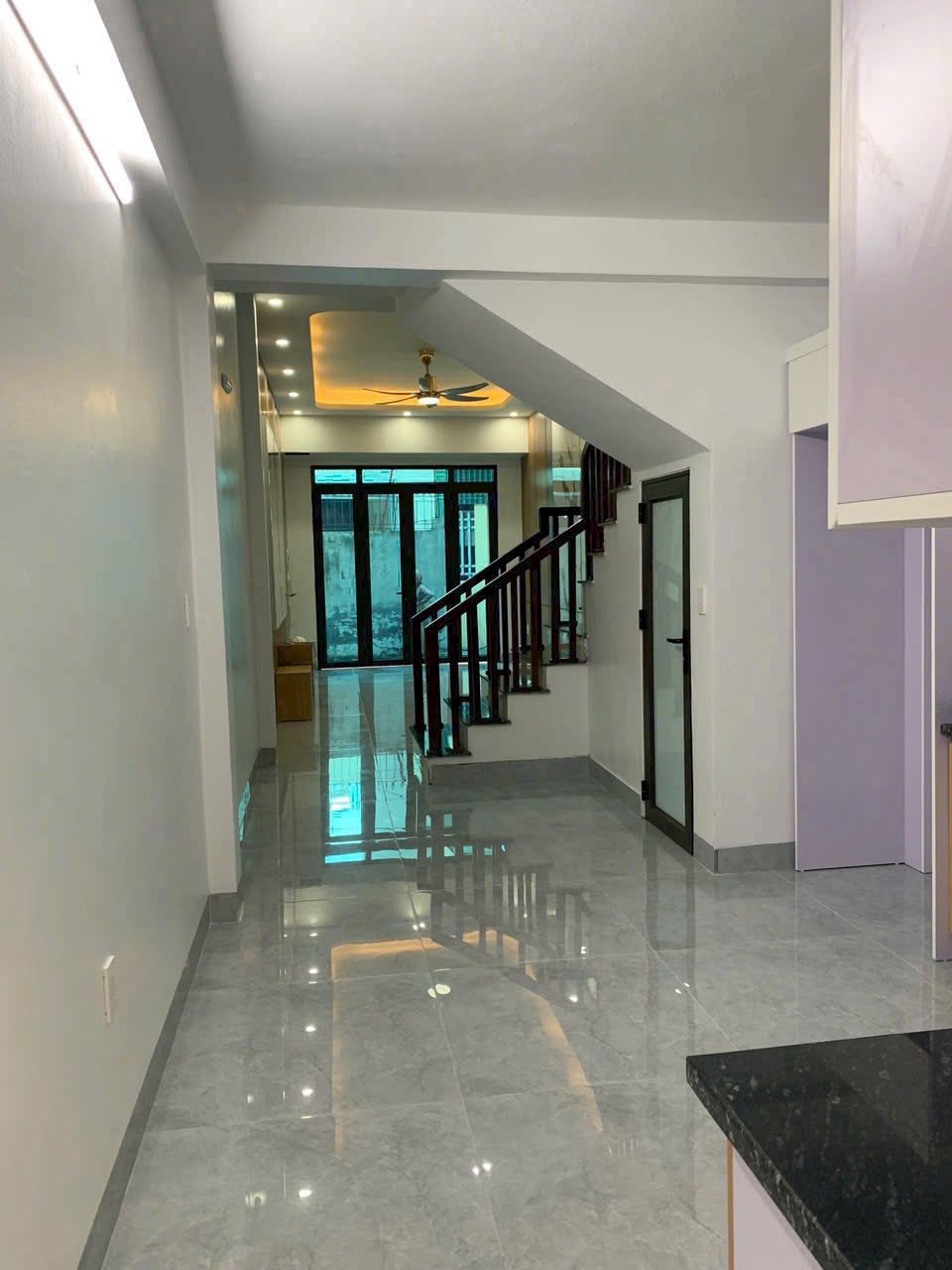 Bán nhà 3 tầng ngõ 167 Nguyễn Thượng Mẫn, ph Bình Hàn, TP HD, 48.5m2, 3 ngủ, ngõ oto