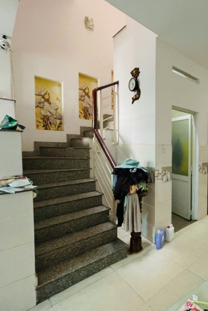 Bán nhà đường Tân Hoà 2, Hiệp Phú. Q9, TP HCM. DT 75 m2,  3 tầng, 4PN, SH. Giá  5.6 tỷ 3