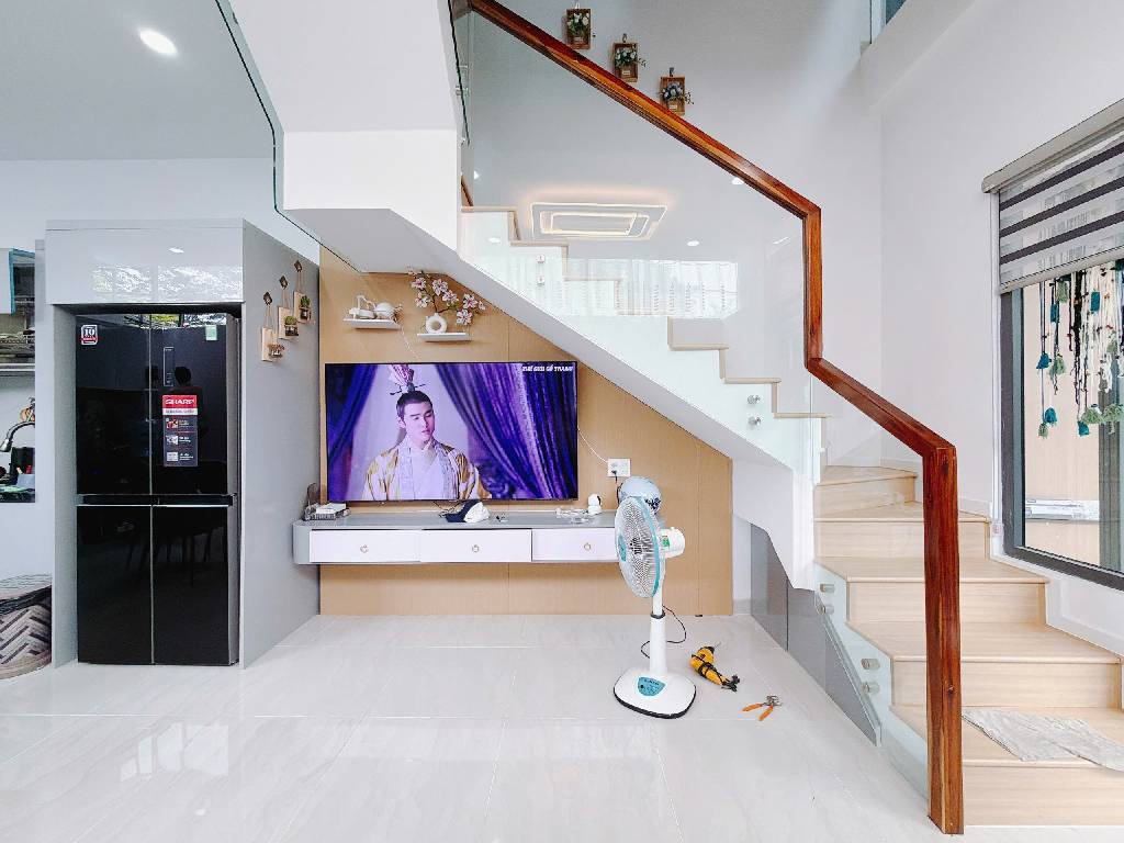 CĂN GÓC THE SUN – 4 TẦNG – SIÊU THOÁNG – 7.7 TỶ 4