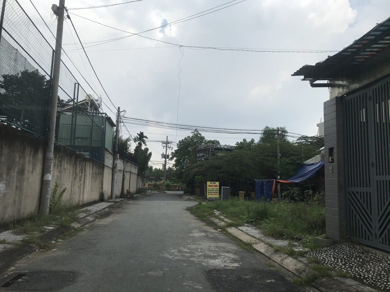 Nhà Bán, Bưng Ông Thoàn, Khu CNC hẻm nhựa ô tô 3 tầng, 4,2x16, 6 tỷ nhỉnh 2