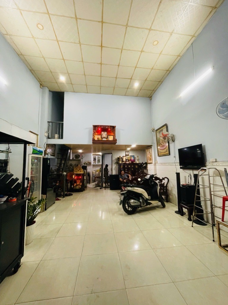 BÁN NHÀ MẶT TIỀN HUỲNH TẤN PHÁT, CHỈ 200M ĐẾN QUẬN 4 – VỊ TRÍ ĐẮC ĐỊA, GIÁ CHỈ 13 TỶ 3