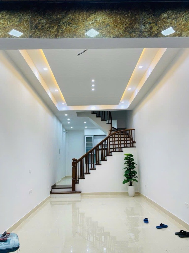 SIÊU PHẨM HOÀNG VĂN THÁI, NHÀ ĐẸP 4 TẦNG Ô TÔ VÀO NHÀ GẦN PHỐ 42M2 X 4T 17.5 TỶ 2