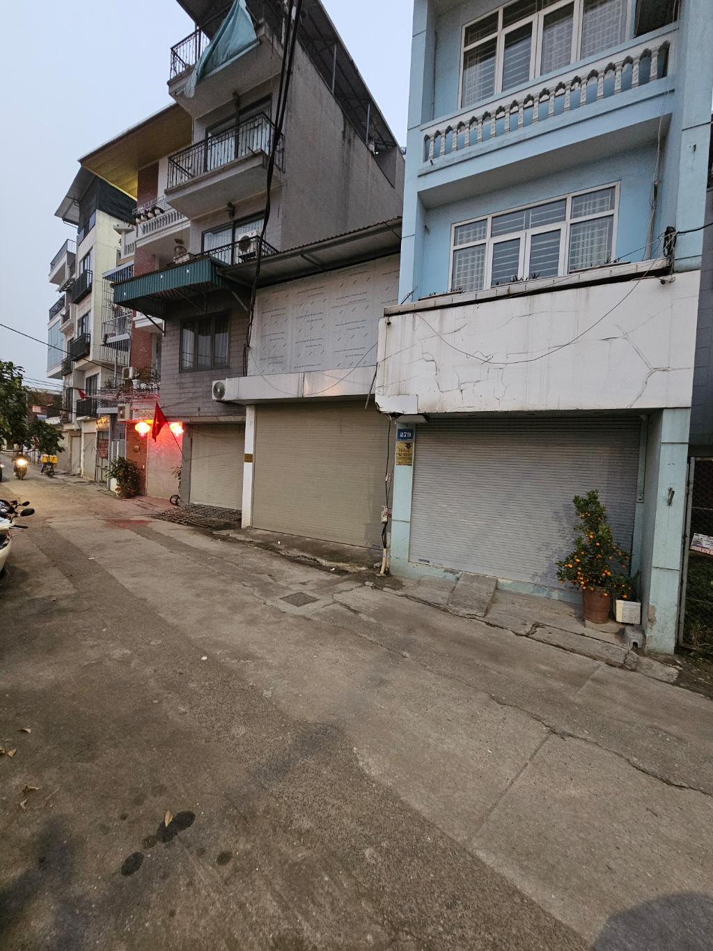 Bán nhà mặt phố Ngọc Thuỵ 76m x 5m vuông vắn, kinh doanh đỉnh giá chỉ 15 tỷ còn tl. LH 0936123469 2