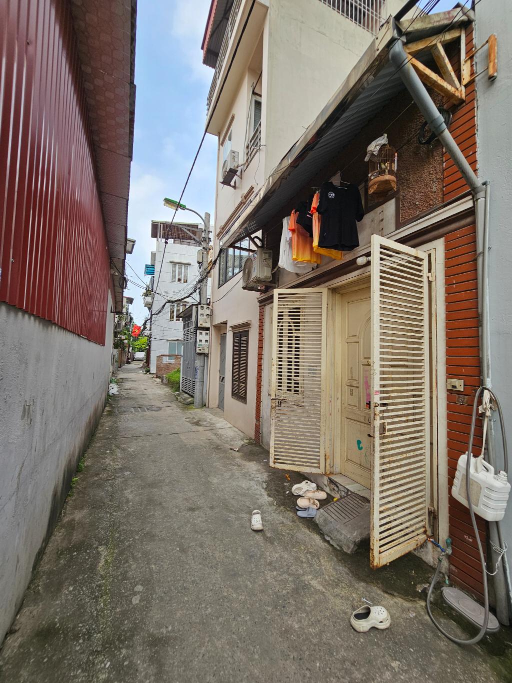 Bán nhà C4 Ngọc Thuỵ 35m lô góc oto qua nhà chỉ 4 tỷ hơn xíu. LH 0936123469 2