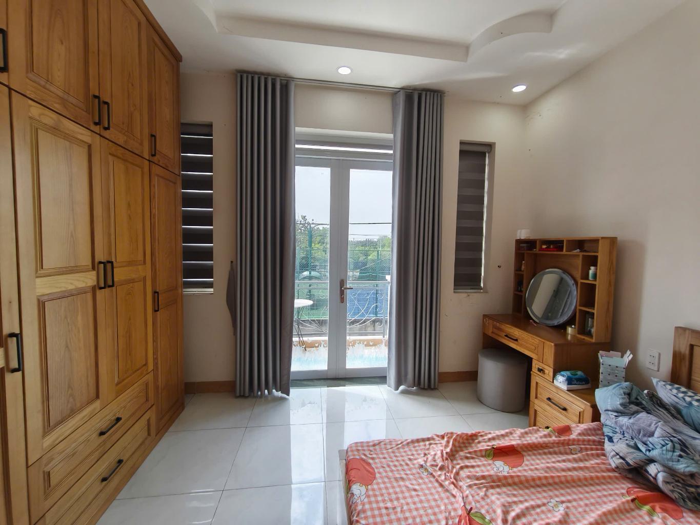 Nhà Bán, Bưng Ông Thoàn, Khu CNC hẻm nhựa ô tô 3 tầng, 4,2x16, 6 tỷ nhỉnh 6